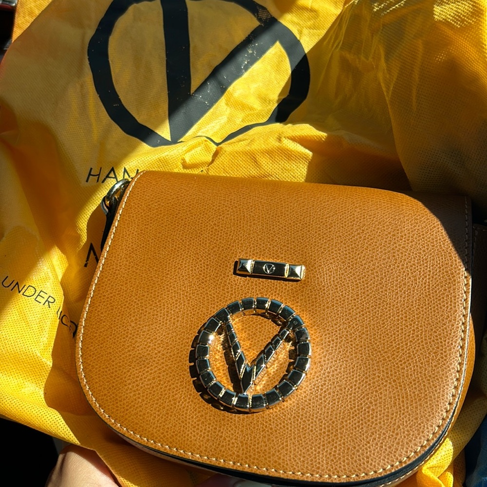 VALENTINO BY MARIO VALENTINO
Josette Pal Leather Crossbody Bag